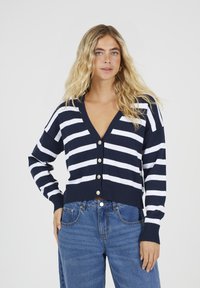 Вязаная кофта Вязаная кофта