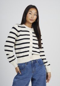 Вязаная кофта Вязаная кофта