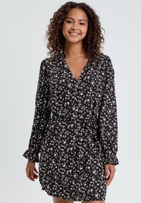 Короткое платье