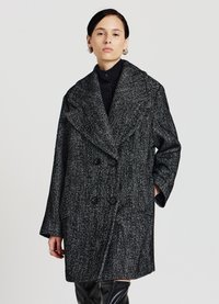 Короткое пальто