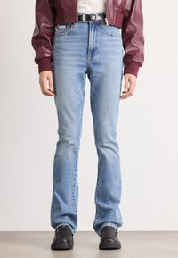 Клешеные брюки Клешеные брюки