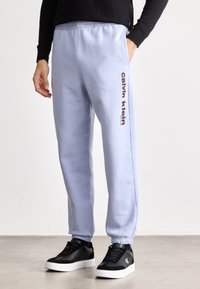 Спортивные штаны