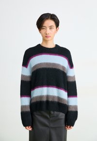 Пуловер в полоску Пуловер в полоску