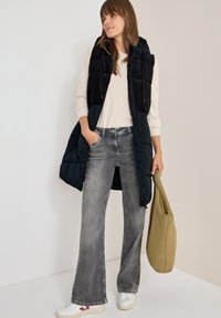 Вельветовая куртка