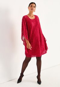 Короткое платье Короткое платье