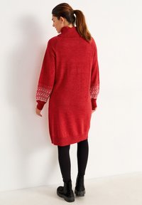 Вязаное платье Вязаное платье