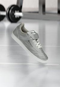 Кроссовки Кроссовки