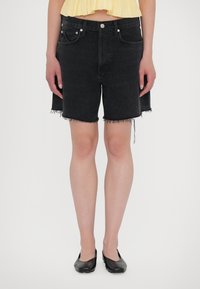 Джинсовые шорты Джинсовые шорты