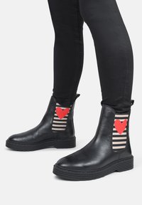 Ботинки челси