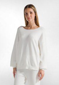 Пуловер Пуловер