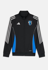 Спортивная куртка