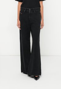 Свободные джинсы