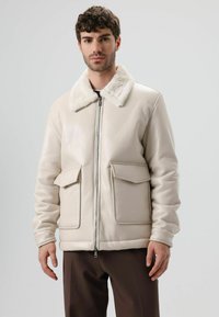 Кожаная куртка