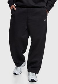 Спортивные штаны