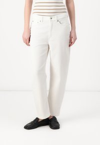 Прямые джинсы Прямые джинсы