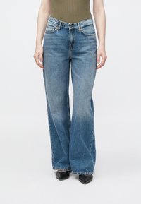 Джинсы Джинсы