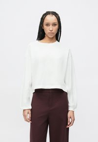 Лонгслив Лонгслив