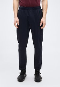 Спортивные штаны