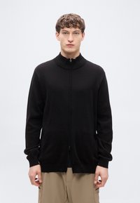 Спортивная кофта