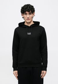 Спортивная кофта