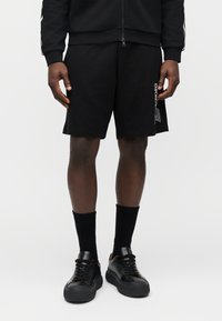 Спортивныве шорты