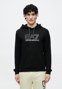 Спортивная толстовка