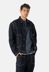 Джинсовая куртка Джинсовая куртка