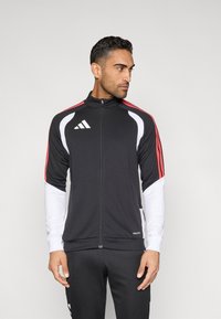 Спортивная куртка