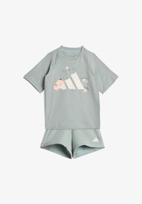 Спортивный костюм Спортивный костюм