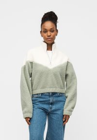 Флисовая куртка