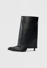 Высокие сапоги Высокие сапоги