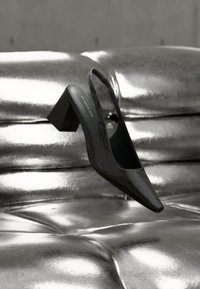 Туфли слинги