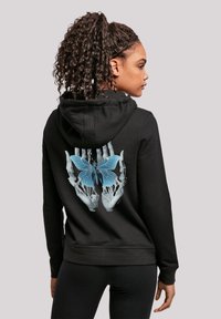 Пуловер с капюшоном Пуловер с капюшоном