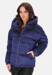 Зимняя куртка