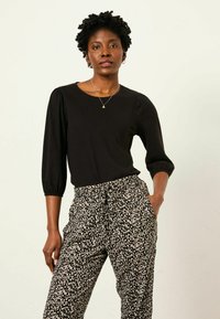 Майка с рукавом три четверти