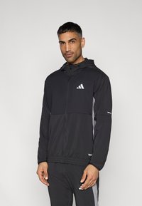 Спортивная куртка