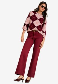 Пуловер с рукавом три четверти