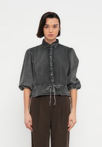 Джинсовая блузка