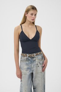 Топ на бретельках