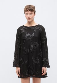 Коктейльное платье