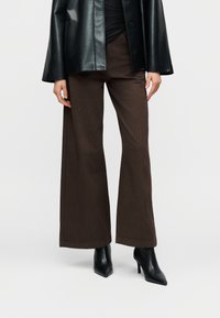 Широкие брюки