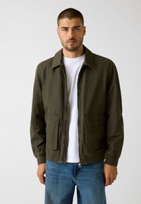 Куртка бомбер