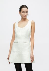 Короткое платье