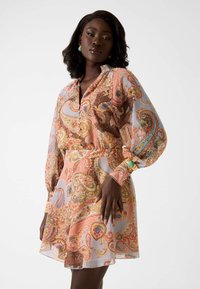 Короткое платье