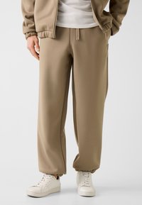 Спортивные штаны