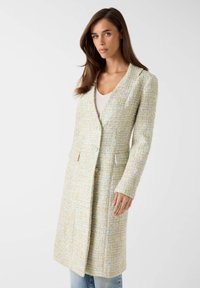 Шерстяное пальто