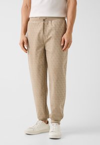 Спортивные штаны