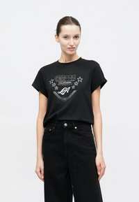 Футболка Футболка