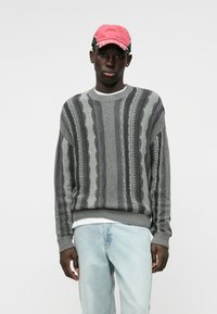 Пуловер Пуловер