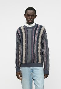 Пуловер Пуловер